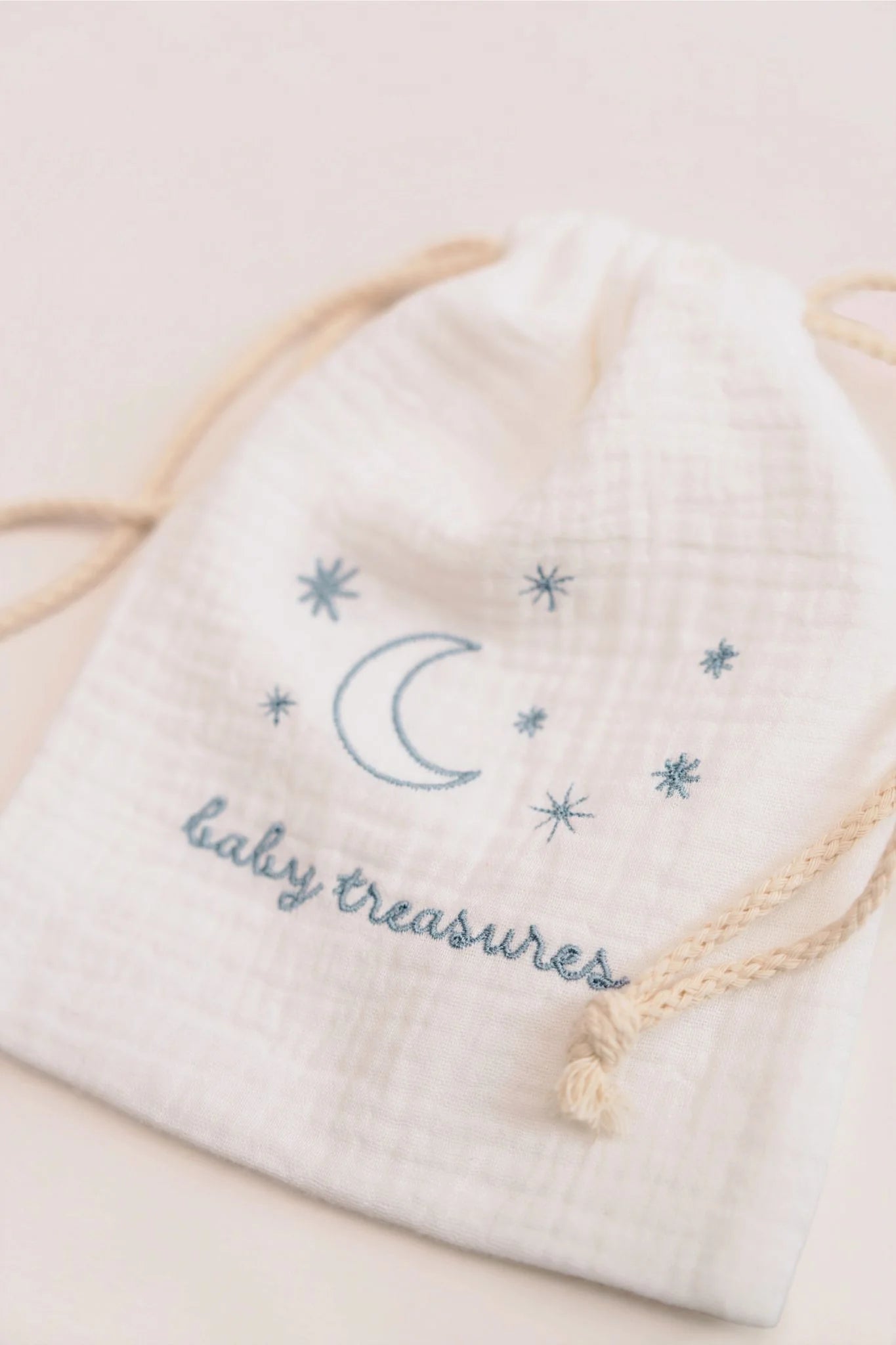 Hello Baby Box- English Edition