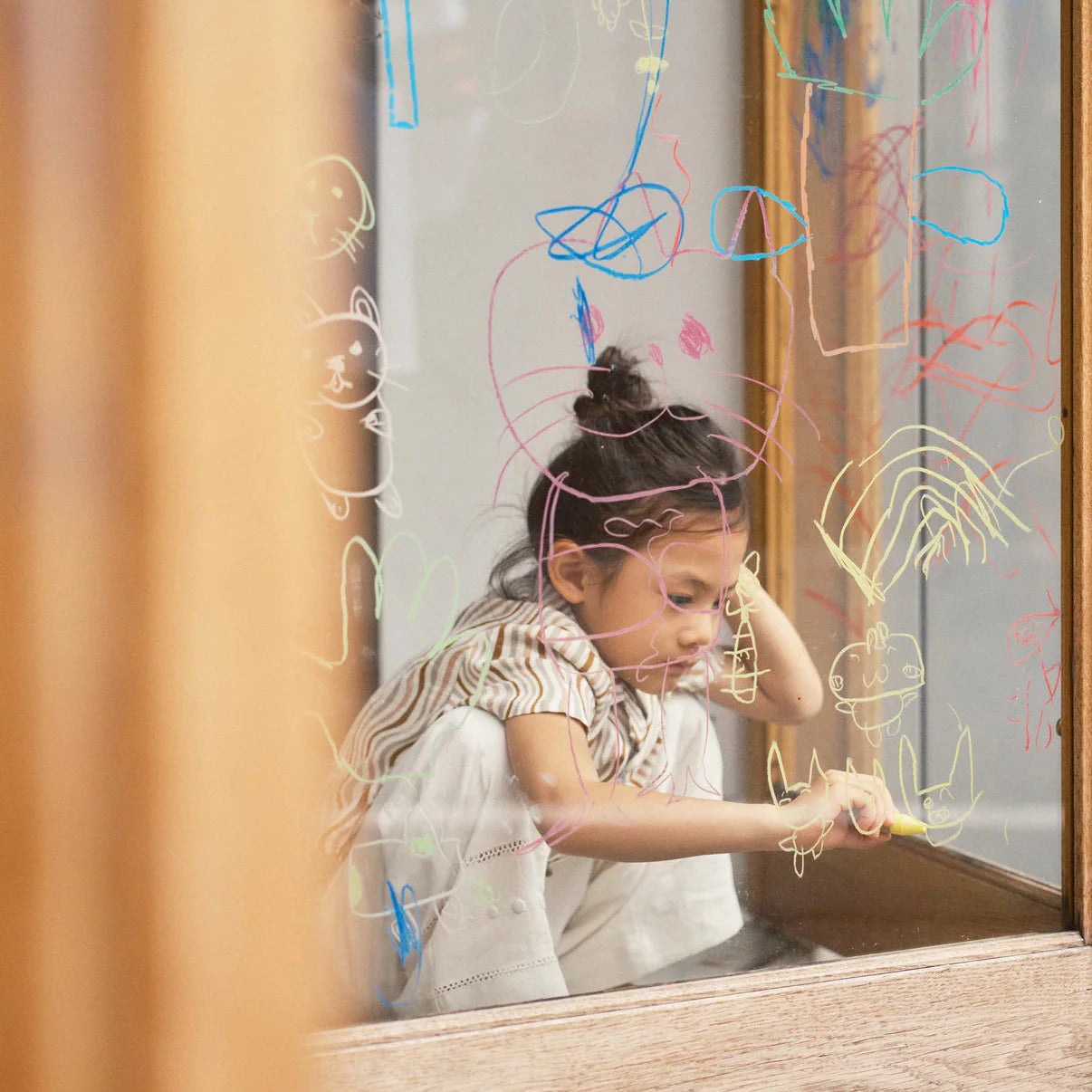 Doona's Magic Crayons