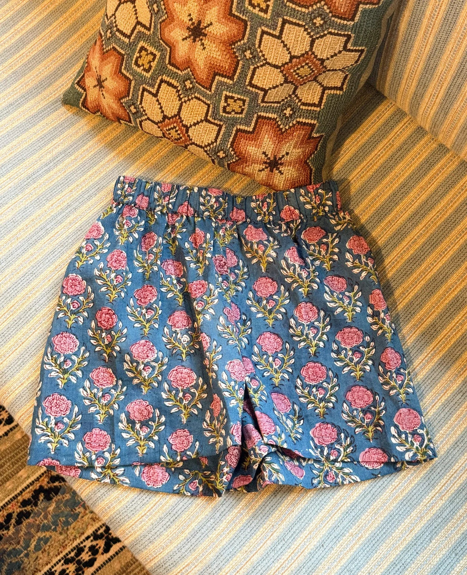 Elisa MINI Shorts, Pink Flowers