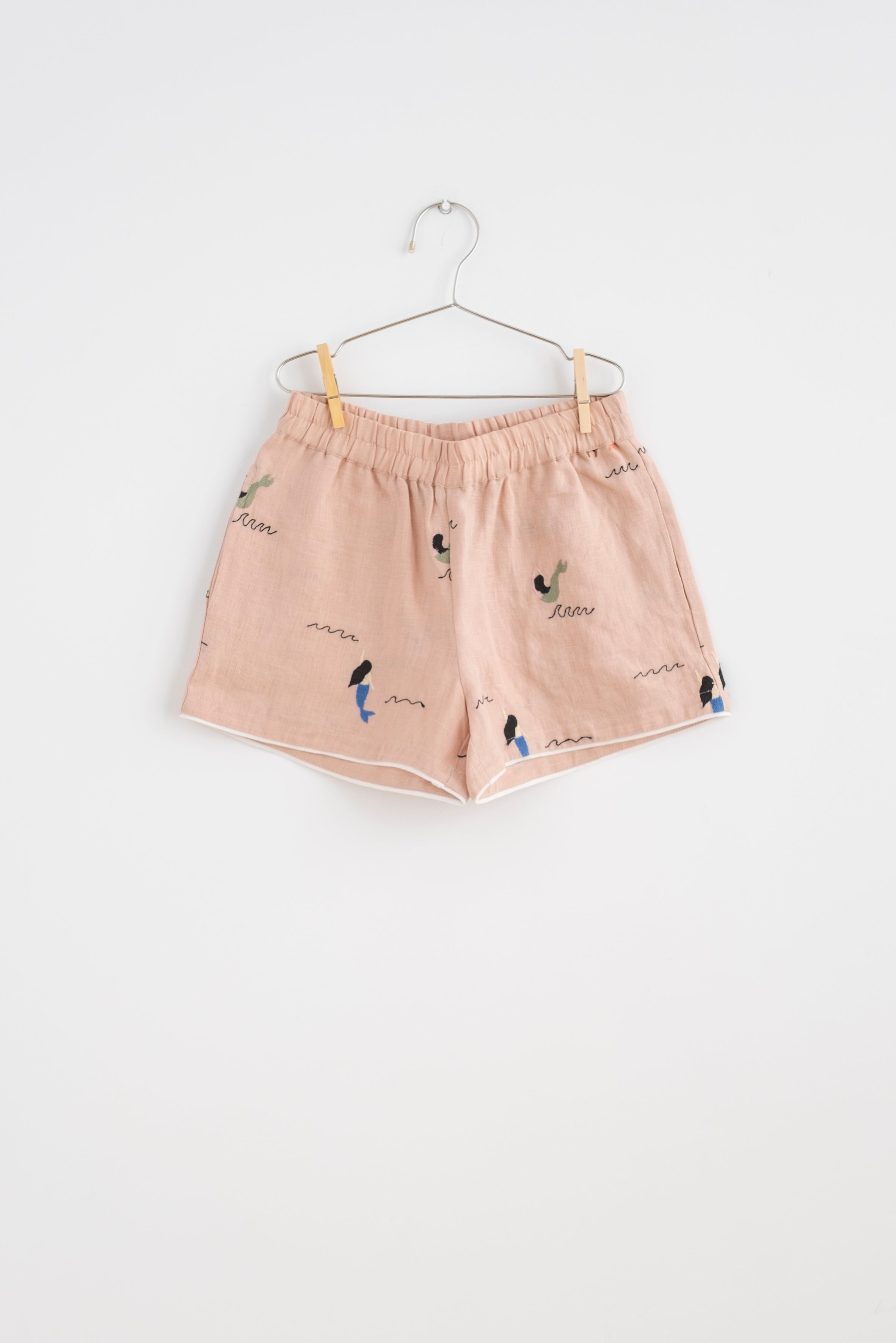 ALLOVER EMBROIDERY MERMAID SHORT