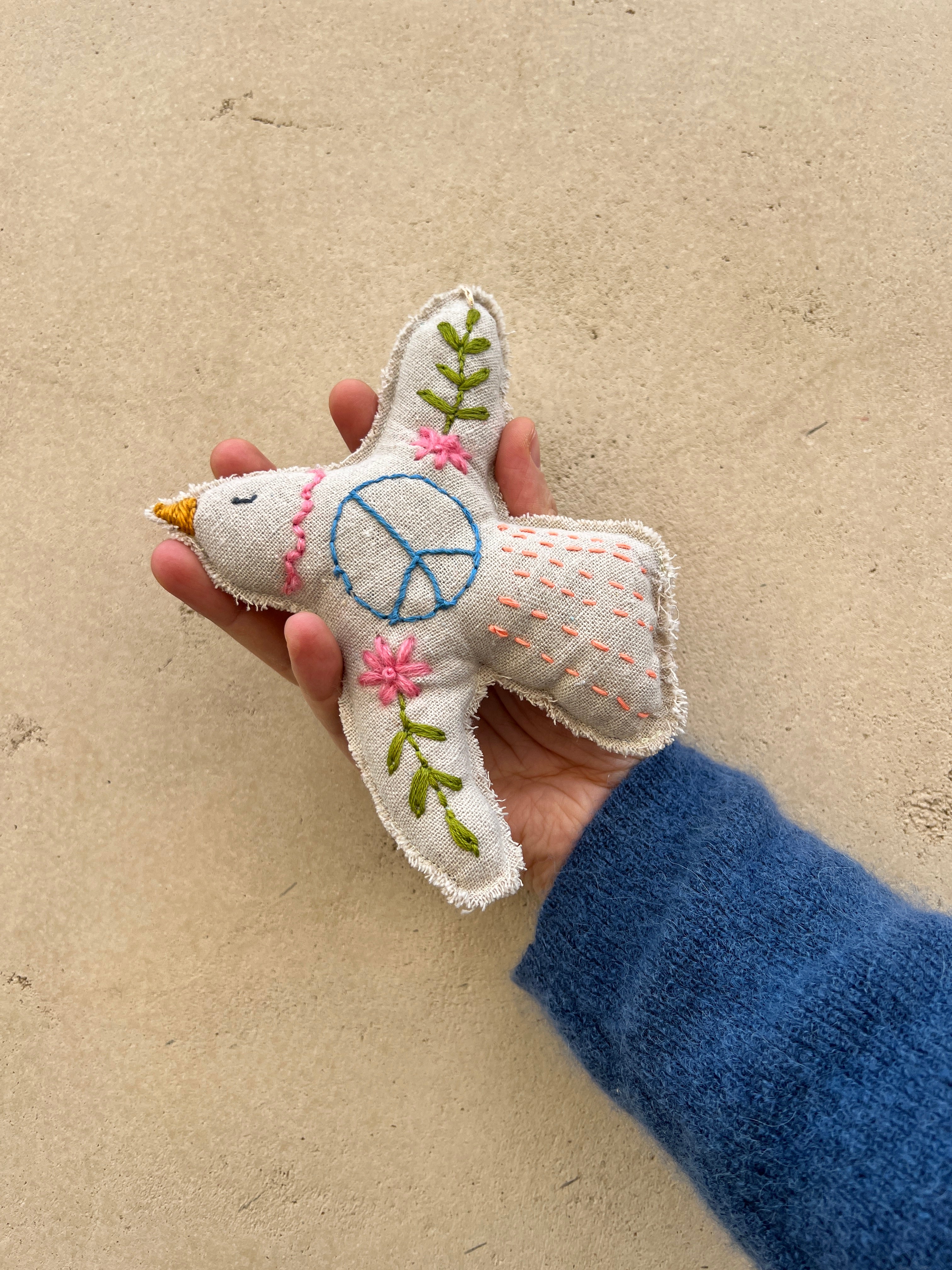 Embroidered Dove 019