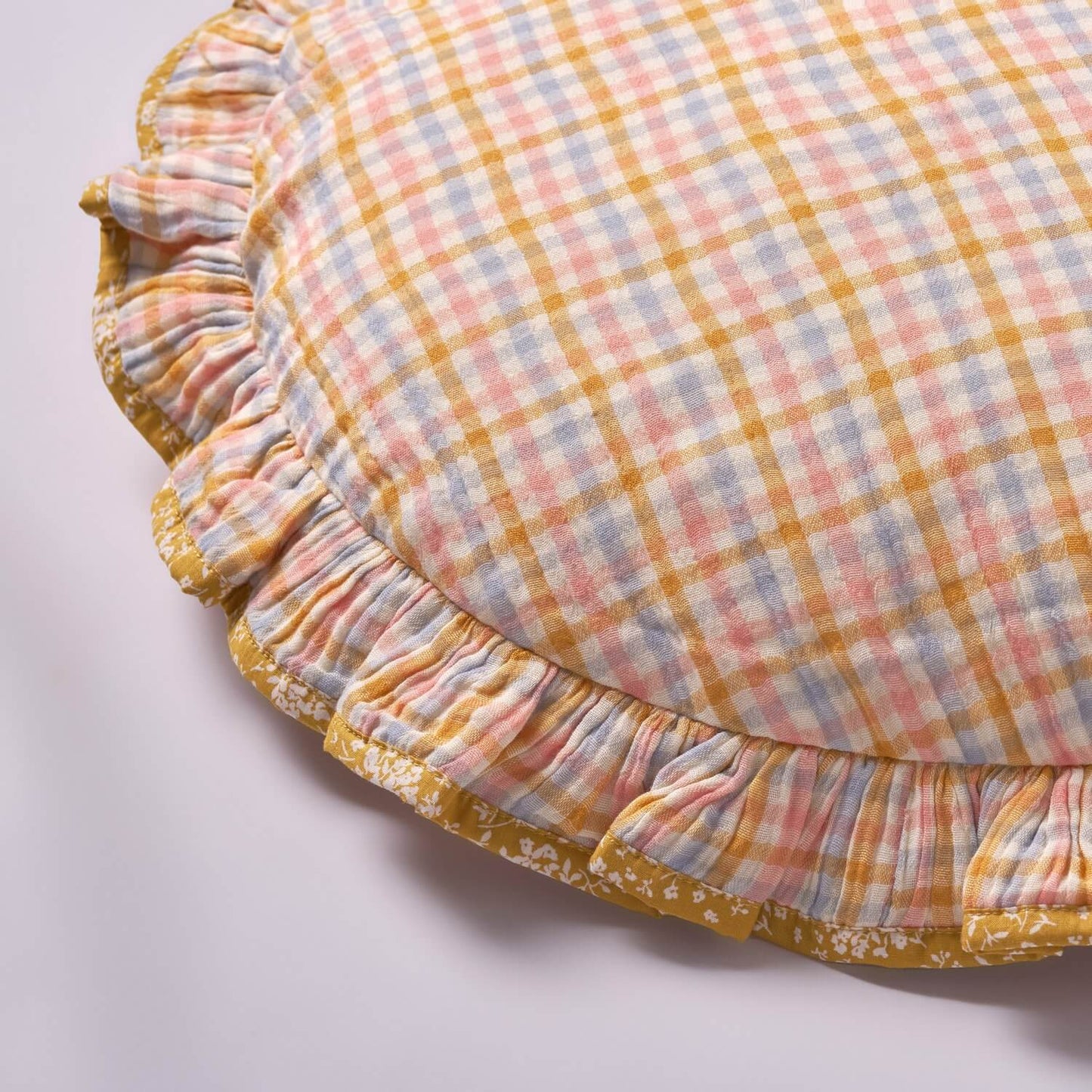 Piknik Check Round Frill Cushion